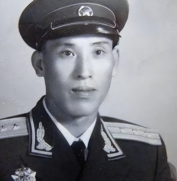 财富家 悲壮的180师突围时，多亏出了个优秀的军务科长，冒奇险完成壮举